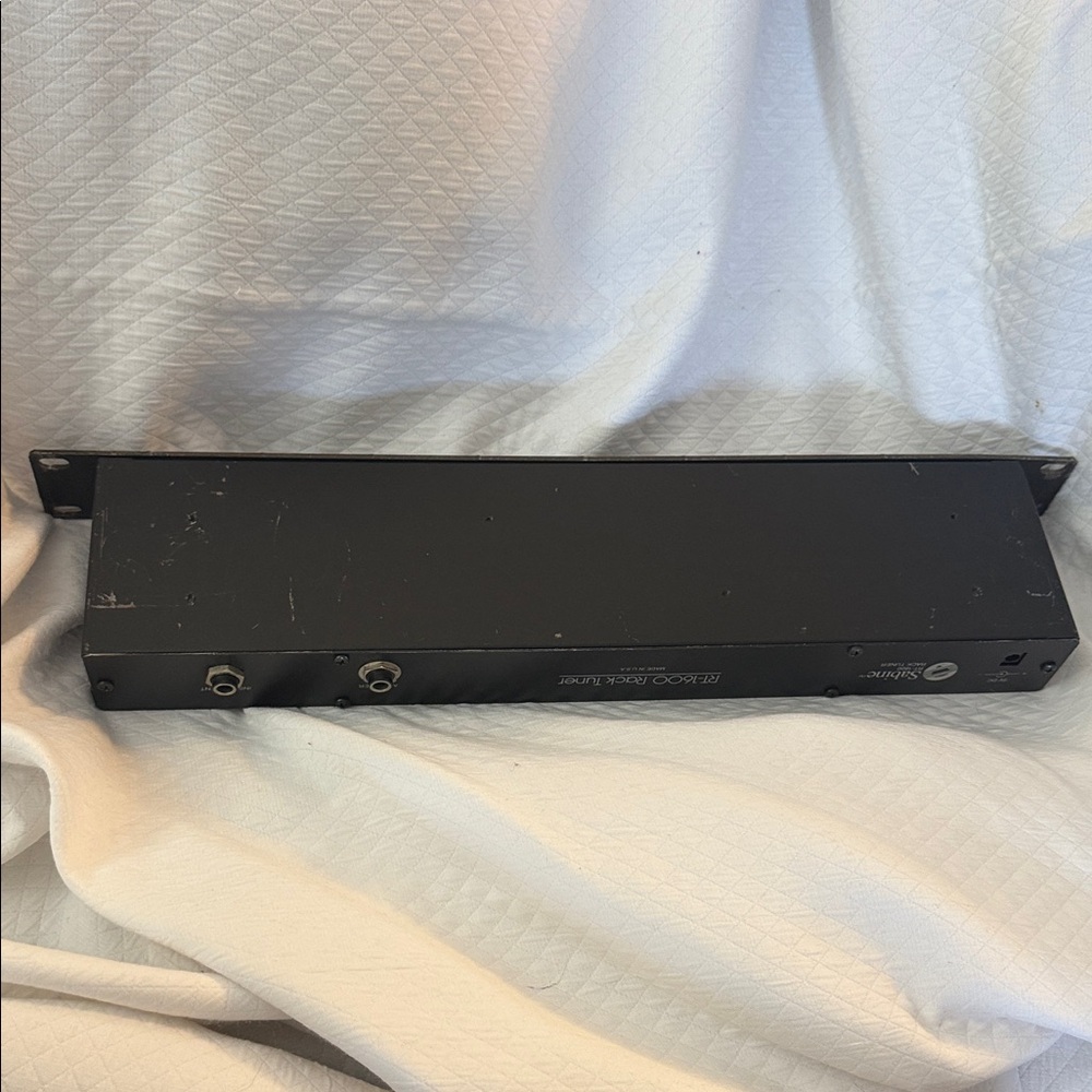 Sabine Black RT 1600 Rack Tuner - Picture 8 of 13